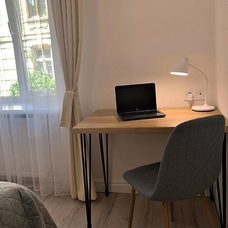 Iris Apartment On Popovich 리비프 외부 사진