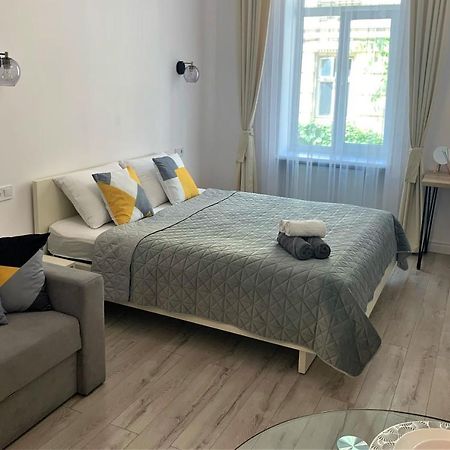 Iris Apartment On Popovich 리비프 외부 사진