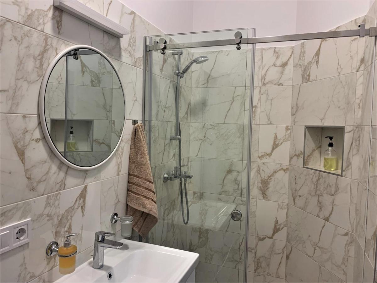 Iris Apartment On Popovich 리비프 외부 사진