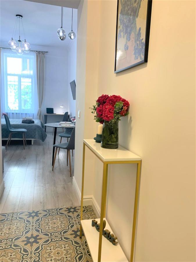Iris Apartment On Popovich 리비프 외부 사진